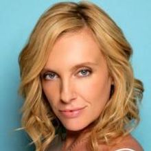 Toni Collette Wins 2009 Emmy Award For Outstanding Actress in a Comedy Series