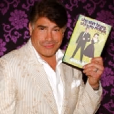 Photo Coverage: Bryan Batt Releases Memoir "She Ain't Heavy, She's My Mother'