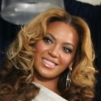 Photo Flash: Beyonce Opens Cosmetology Center at Phoenix House