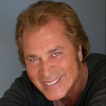Engelbert Humperdinck At The Orleans: Croon On!