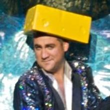 Photo Flash: GREASE's Taylor Hicks 'Says Cheese' To Wisconsin Audience