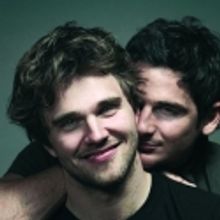 BWW REVIEWS: HOLDING THE MAN, Trafalgar Studios