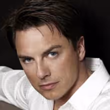 BWW INTERVIEWS: Actor, Singer, TV Presenter John Barrowman