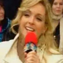 STAGE TUBE: Jane Krakowski Performs 'With You I'm Home'