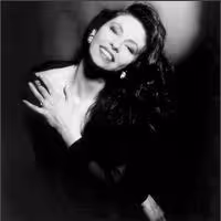Dutch Singer Laura Fygi Stars in Singapore's VICTOR/VICTORIA, 11/9-11/29