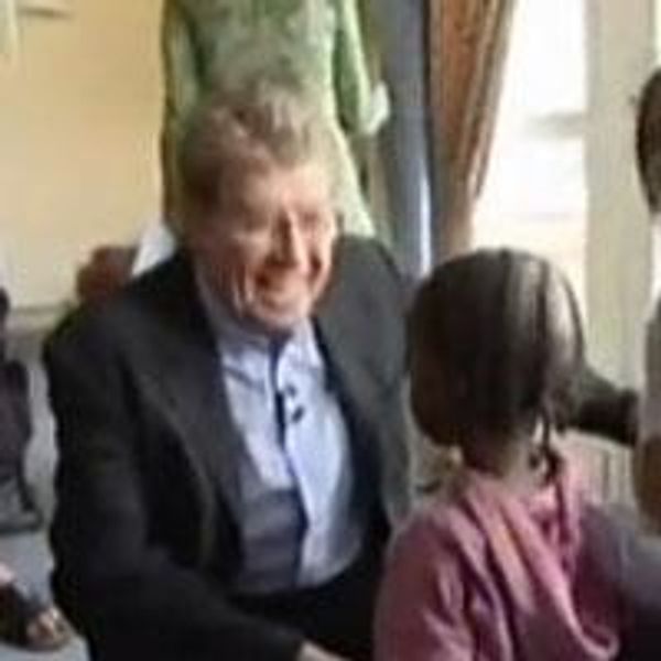 STAGE TUBE: Michael Crawford Visits Eckerlsey House  - UK Regional Theater Video