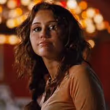TV: THE LAST SONG - Official Trailer