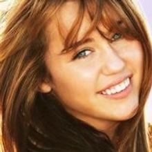 Miley Cyrus Scores Big at Friday B.O. with 'HANNAH MONTANA' Debut