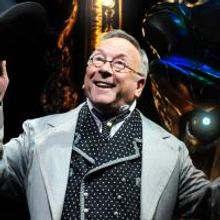 Photo Flash: West End WICKED Welcomes Kelly, Anderson on 5/11