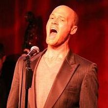 James' 'IMBECILE D'AMOUR' a Beautifully Sung Showcase