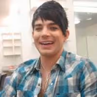 STAGE TUBE: AMERICAN IDOL's Adam Lambert Chats Backstage With 'Reality Rocks' Video