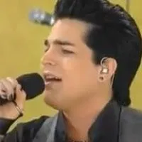 STAGE TUBE: Adam Lambert Sings 'Starlight' On GMA!