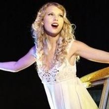 Taylor Swift to Perform Opening Song for The 43rd Annual CMA Awards 11/11