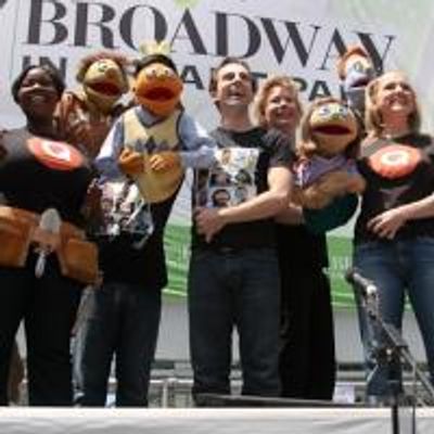 Photo Coverage: '106.7 Lite Fm Presents BROADWAY IN BRYANT PARK 2009' Begins Performances!