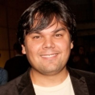 AVENUE Q's Lopez Auctions Original Song About Highest Bidder