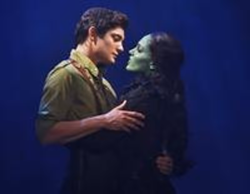 Photo Coverage: Backstage at WICKED, Spotlight on 'Fiyero' Rob Mills — photo 1 of 5