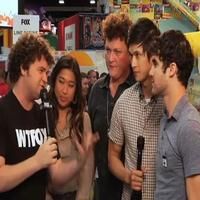 STAGE TUBE: GLEE Cast Talks Season 3 at Comic Con!