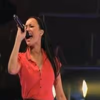 STAGE TUBE: GLEE Tributes Amy Winehouse with Concert Sneak Peek!
