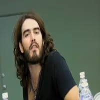 STAGE TUBE: Russell Brand Does TEMPEST Improv