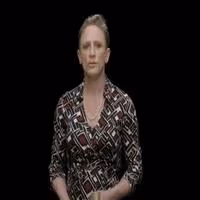 STAGE TUBE: Daniel Craig Dresses in Drag for Women's Day