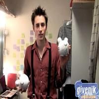 STAGE TUBE: Reeve Carney Shows Off Givenik Piggies!