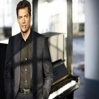 STAGE TUBE: Harry Connick Jr. Performs GUYS & DOLLS Medley