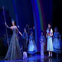 TV: Around the Broadway World - THE WIZARD OF OZ Special - 'Munchkinland' Video
