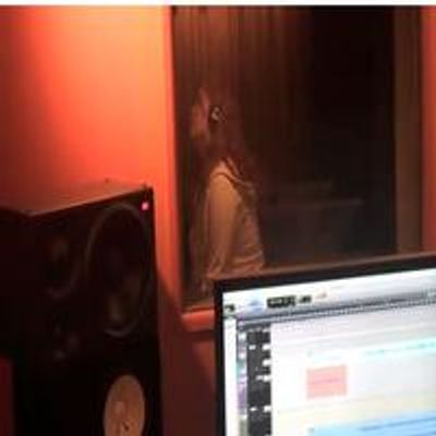 STAGE TUBE: Katie Thompson to Release &lsquo;Private Page&rsquo; Album at Triad, 3/4