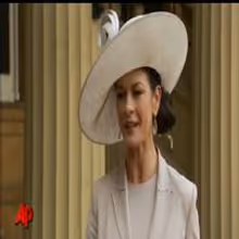 STAGE TUBE: A LITTLE NIGHT MUSIC'S Catherine Zeta-Jones Receives CBE