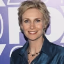 GLEE's Jane Lynch Hosts VH1's DoSomething Awards, 6/19