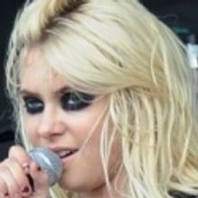 Photo Coverage: Taylor Momsen Of The Pretty Reckless Performs at Warped Tour