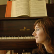 Pianist Schumann Plays Ukrainian Institute of America, 10/8