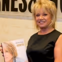 Photo Coverage: Elaine Page Promotes 'Memoriess' at Barnes & Noble!