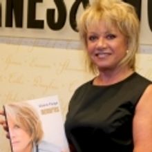 Photo Coverage: Elaine Page Promotes 'Memoriess' at Barnes & Noble!