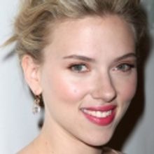 Johansson & Hathaway to Host SNL in Nov.