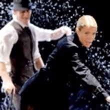 Photo Flash: First Shots of Gwyneth in GLEE!