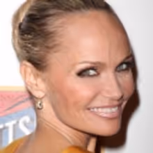 Kristin Chenoweth Teams with ShoeDazzle for Charity