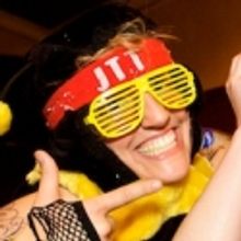 Sideshow Theatre Co Hosts Benefit Featuring Chicago League of Lady Arm Wrestlers