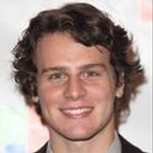 Jonathan Groff's GLEE Injury Was 'Like A Scene From Gladiator'