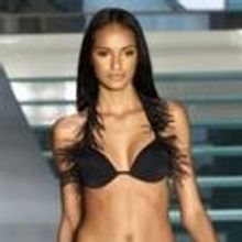 Photo Flash: Liana Thomaz's Summer 2010/11 Collection