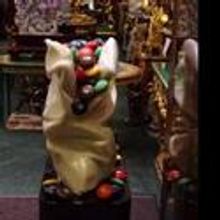 800 Pound Bag of M & Ms on Display at Famed Waldorf Astoria Hotel