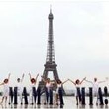 Cast Set For MAMMA MIA! Paris