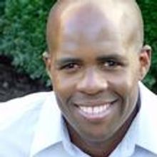Obie Sims Brings Hollywood To The Strand
