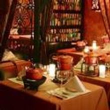 Geja's Cafe Celebrates National Kiss and Make Up Day 8/25