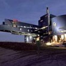 Guthrie Theater Director Joe Dowling Extends Contract