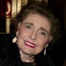 Broadway Dims Its Lights In Memory Of Patricia Neal 8/17