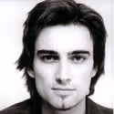Simon Thomas Joins Cast Of LEGALLY BLONDE October 25