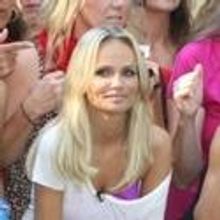 Photo Coverage: Chenoweth at Second Annual High Heel-A-Thon!