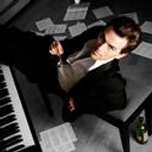 Daniel Reichard Brings His Christmas Concert To The Triad 12/10