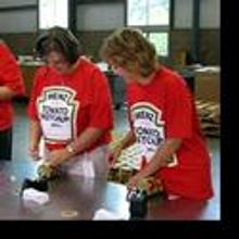 Pittsburgh CLO Holds Food Drive During A Musical Christmas Carol